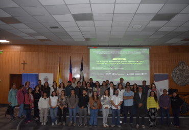 Agronomía PUCV reúne a academia e industria en curso internacional sobre mejoramiento genético ornamental