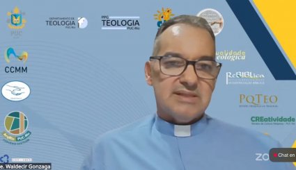 Decana de la Facultad Eclesiástica de Teología participó en conversatorio internacional sobre inteligencia artificial y humanidad