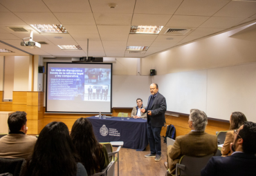 Profesor James M. Cooper encabezó workshop internacional sobre manejo de IA en el ámbito legal organizado por Derecho PUCV