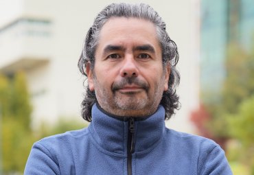 Egresadas del Instituto de Biología y profesor Hernán Cofré publican artículo en prestigiosa revista de biología