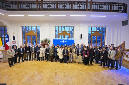Facultad Eclesiástica de Teología recibió dos reconocimientos en Ceremonia de Compromiso con la Calidad PUCV