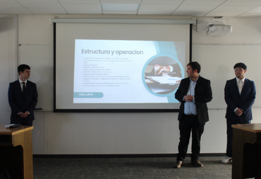 Estudiantes de Comercio PUCV fortalecen a emprendedores regionales mediante proyecto Incentiva en el Aula