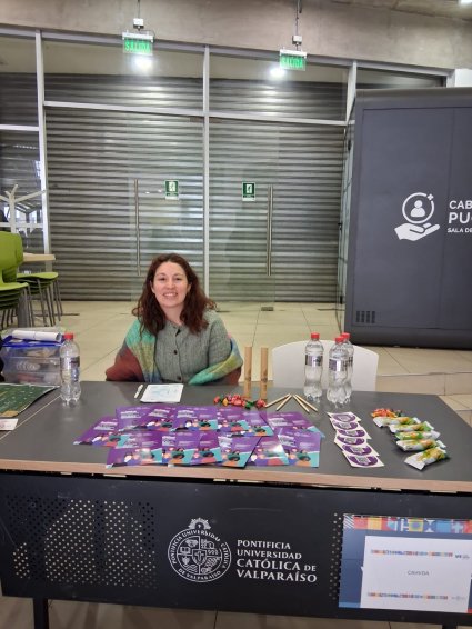 Comisión CAHVDA participó activamente de ferias estudiantiles durante el semestre