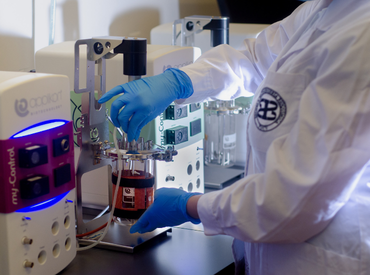 PUCV desarrolla biopolímero para reducir la contaminación por polvo en relaves mineros