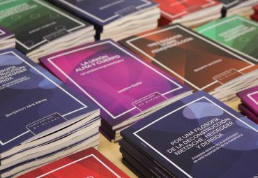 Egresados del Instituto de Filosofía PUCV presentan nueva colección de ensayos filosóficos