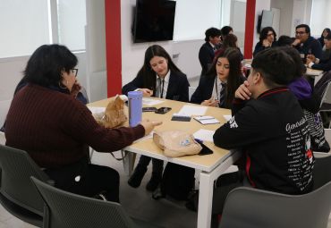 XV Café Filosófico reunió a estudiantes de diez establecimientos de la región de Valparaíso en torno a la libertad
