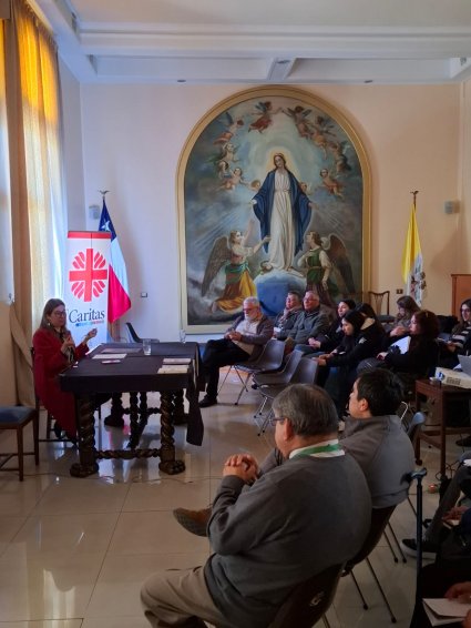 Clase de Dra. Loreto Moya da inicio al Taller de Formación Pastoral de Movilidad Humana en el Obispado de Valparaíso