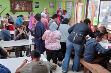 Facultad de Teología participa en Comedor 421 de La Matriz: Iniciativa cumplió 35 años