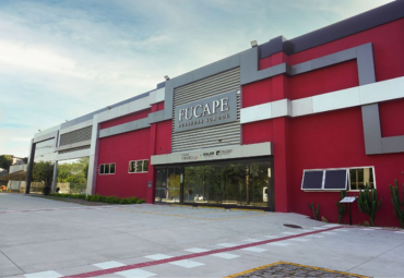 Escuela de Comercio PUCV fortalece su internacionalización mediante convenio con Fucape Business School de Brasil