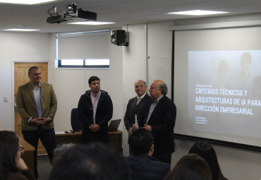 Taller de inteligencia artificial para empresas de la Región de Valparaíso se impartió en la Escuela de Comercio PUCV